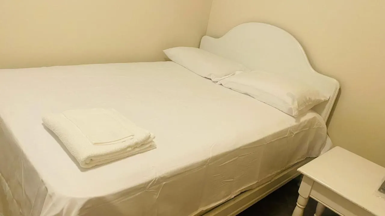 Minutes From Jfk, Beautiful Home With Peaceful, Cosy, Private Room New York Homestay