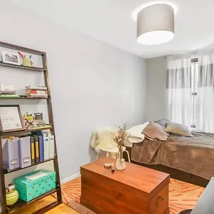 Private In 4 Bedroom Ground Near Subway New York